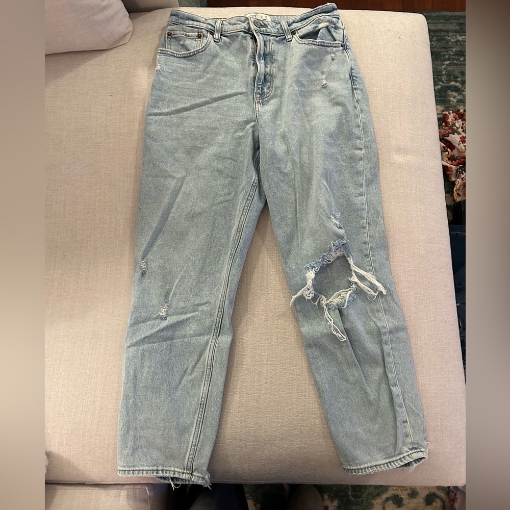 Abercrombie Mom Jean, high rise, curve love. Size 8.